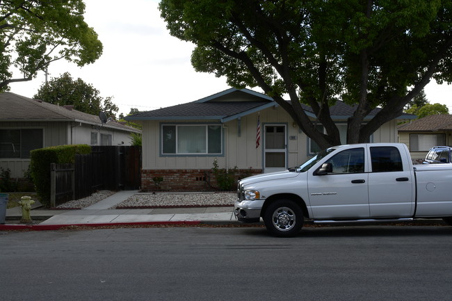 1669-1671 Palm Ave in Redwood City, CA - Building Photo - Building Photo