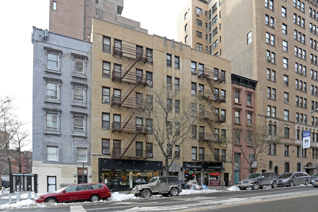 102 W 79th Street in New York, NY - Building Photo