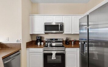 2847 Oakwater Dr in Kissimmee, FL - Building Photo - Building Photo