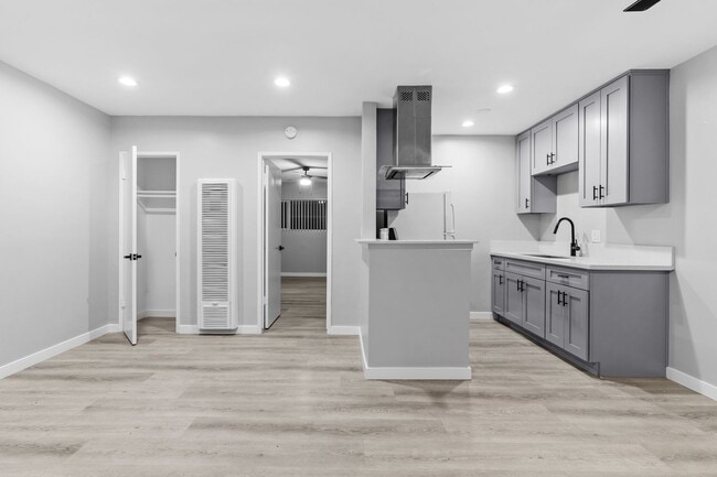 1655 W Malvern Ave, Unit 1701-05 in Fullerton, CA - Building Photo - Building Photo