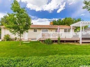 1743 W 12050 S in Riverton, UT - Foto de edificio - Building Photo