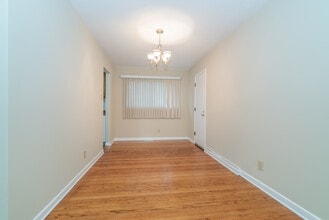 1700 Bonita Ave in Mount Prospect, IL - Building Photo - Building Photo