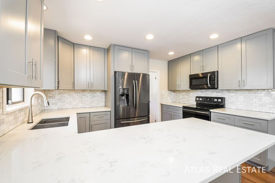 4249 W 49th Ave in Denver, CO - Foto de edificio