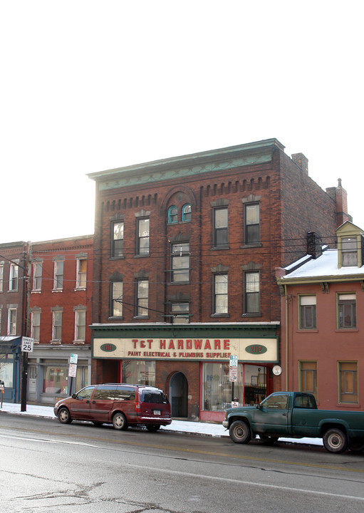 2112 E Carson St in Pittsburgh, PA - Foto de edificio