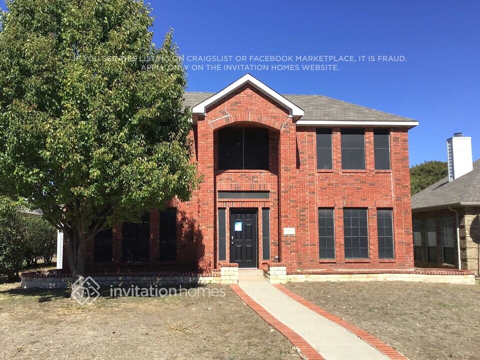 10900 Huntington Rd in Frisco, TX - Foto de edificio