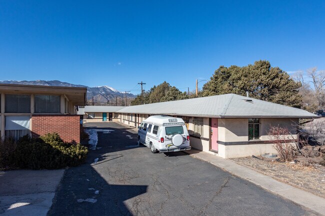 Nevada Motel in Colorado Springs, CO - Building Photo - Building Photo