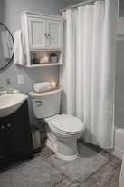 2327 Lexington Ave, Unit daylit basement unit in Everett, WA - Building Photo