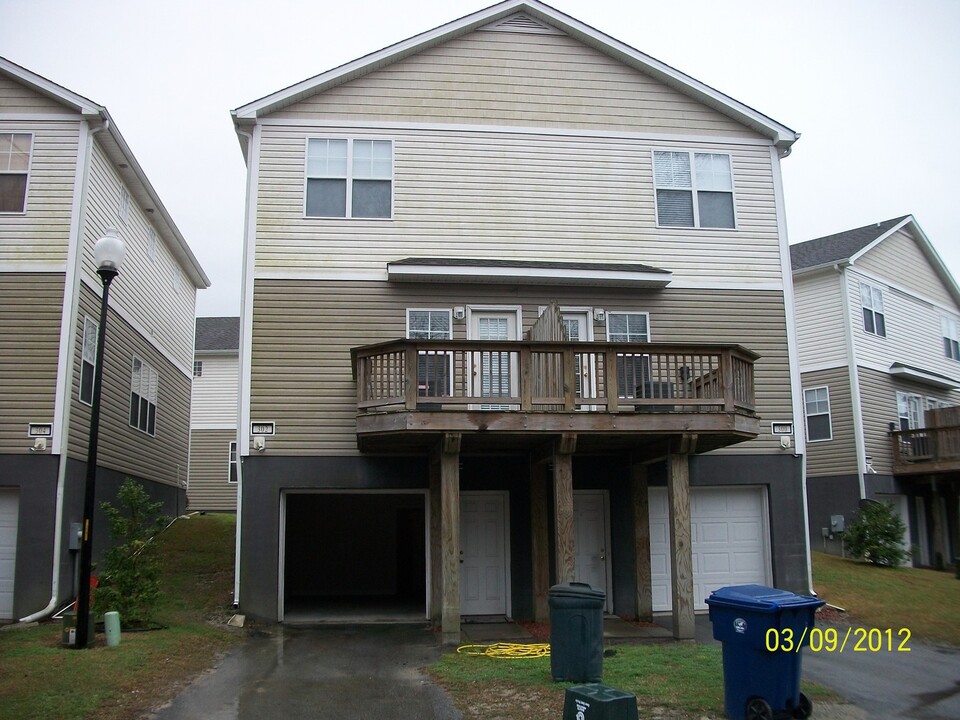 100 Hornets Ct in Havelock, NC - Building Photo