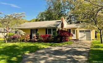 105 Krause Rd in Mattituck, NY - Building Photo