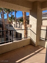 7123 S Durango Dr in Las Vegas, NV - Building Photo - Building Photo