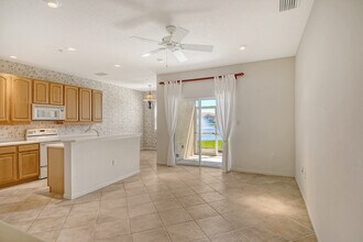 3456 Parkridge Cir in Sarasota, FL - Foto de edificio - Building Photo
