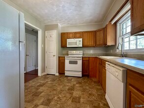 2601 Rita Ln NW in Huntsville, AL - Foto de edificio - Building Photo