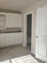 3130 Illinois St in Baytown, TX - Building Photo