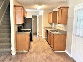 8251 Sterling Ln in Covington, GA - Foto de edificio - Building Photo