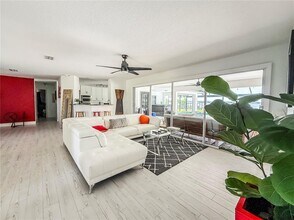 12830 Florida Ave in Astatula, FL - Building Photo - Building Photo