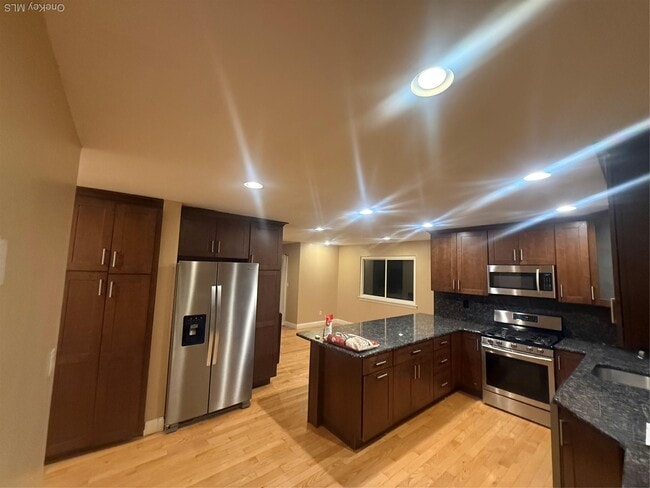 21 Cherry Ct in Woodbury, NY - Building Photo - Building Photo