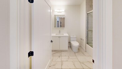 196 Green St, Unit 202 in Boston, MA - Building Photo - Building Photo