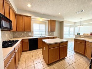 7728 Parkwood Plaza Dr in Fort Worth, TX - Building Photo - Building Photo