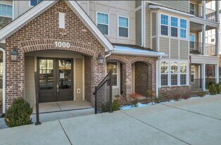 1000 Vintage Green Ln in Franklin, TN - Building Photo