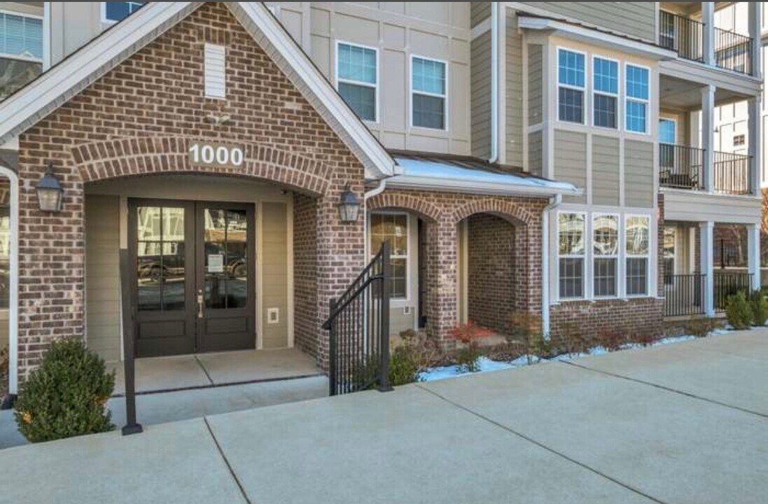 1000 Vintage Green Ln in Franklin, TN - Building Photo