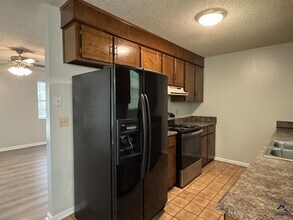 120 Springwood Dr in Warner Robins, GA - Building Photo - Building Photo