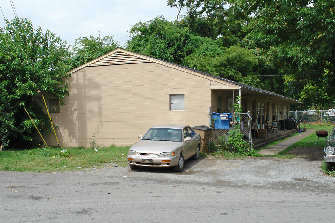 1341 Lewis St in Nashville, TN - Foto de edificio