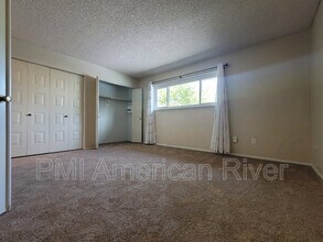 5125 Gibbons Dr in Carmichael, CA - Building Photo - Building Photo