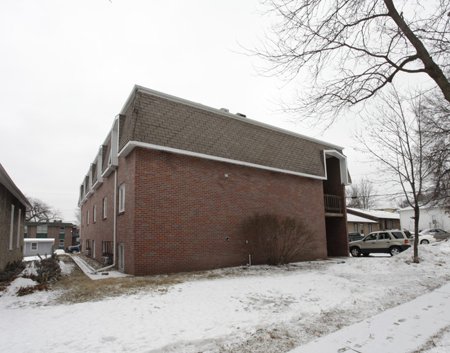 720 S 19th St in Lincoln, NE - Foto de edificio - Building Photo