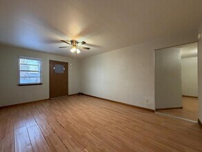 7 N Severance St in Hutchinson, KS - Building Photo - Building Photo