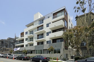 Notting Hill Apartments in Los Angeles, CA - Foto de edificio - Building Photo