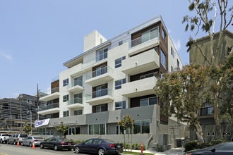 Notting Hill Apartments in Los Angeles, CA - Building Photo - Building Photo