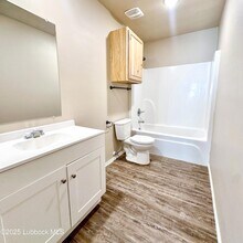1706 Teak Ave in Lubbock, TX - Building Photo - Building Photo