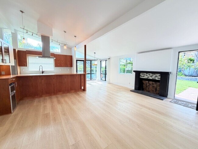 805 Margo St in Santa Barbara, CA - Building Photo - Building Photo