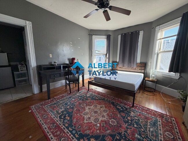 45 Cherokee St, Unit 3 in Boston, MA - Foto de edificio - Building Photo