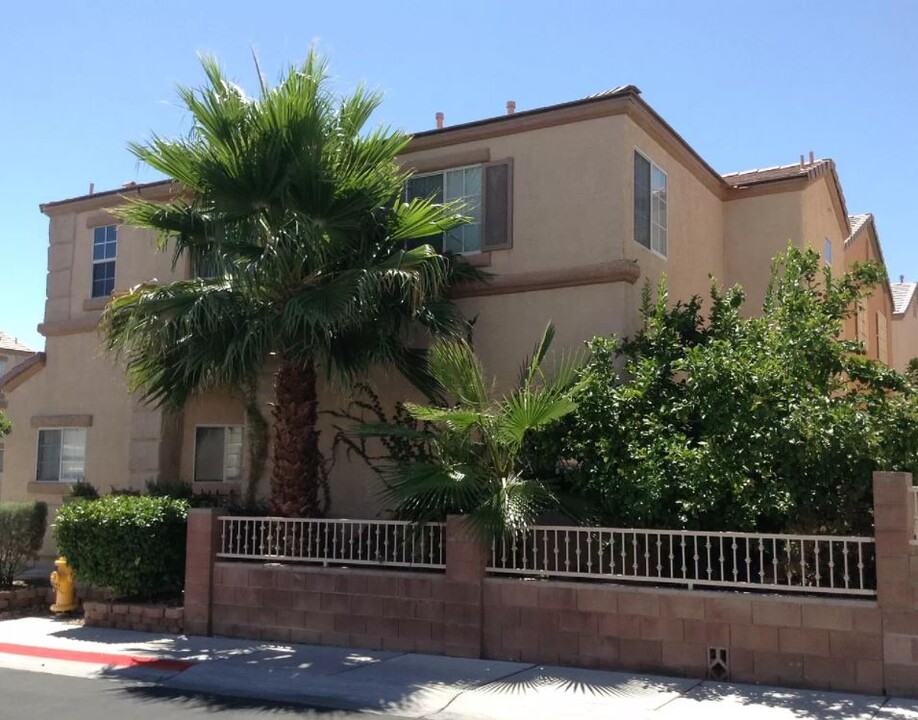 9926 Star Lake Ave in Las Vegas, NV - Building Photo