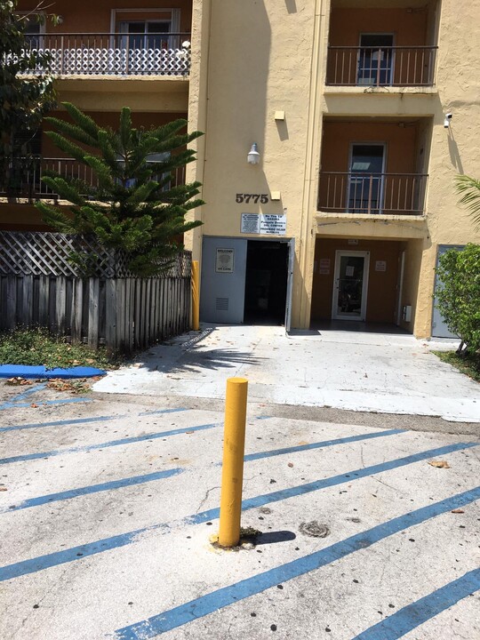 5775 W 20th Ave in Hialeah, FL - Building Photo