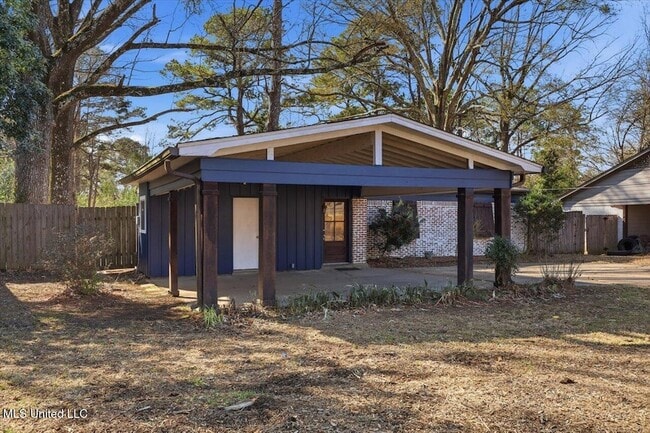 1206 Arlington St in Clinton, MS - Building Photo - Building Photo