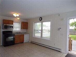 35 Italy St in Providence, RI - Building Photo - Building Photo