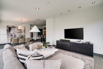 3333 Rice St in Miami, FL - Building Photo - Building Photo