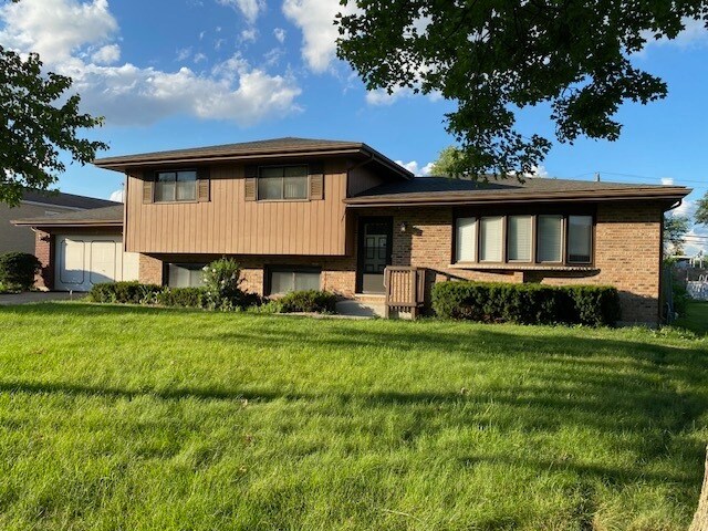 253 Kimbell Ave in Elmhurst, IL - Building Photo - Building Photo