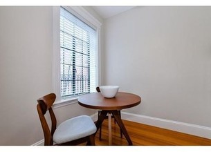 38 Linnaean St-Unit -8 in Cambridge, MA - Building Photo - Building Photo