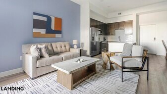 2250 McGregor Blvd, Unit 1103 in Ft. Myers, FL - Building Photo