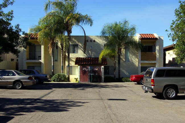 Ballantyne Terrace in El Cajon, CA - Building Photo - Building Photo