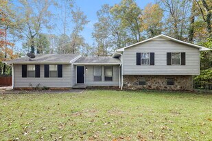 2058 Tiffany Ln in Jonesboro, GA - Building Photo