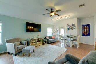 1509 Oak Harbor Dr in Corpus Christi, TX - Building Photo - Building Photo