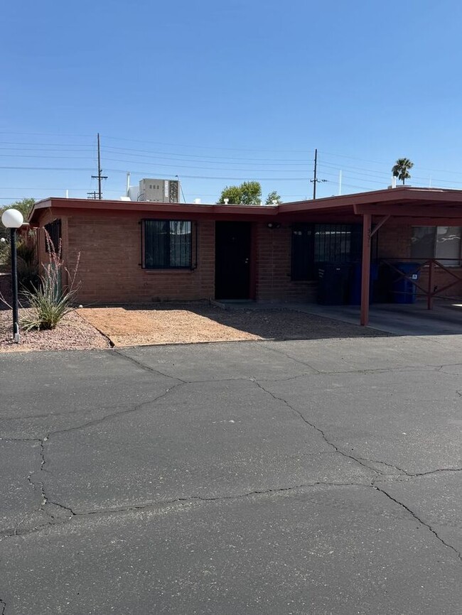 property at 3316 E Navajo Pl