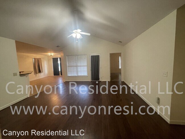 1604 Cedrow Dr photo'