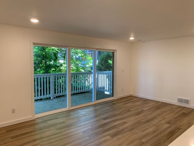 5021 Ripley Ln N in Renton, WA - Building Photo - Building Photo