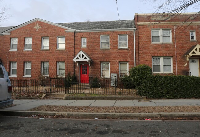 1420 Staples St NE in Washington, DC - Building Photo - Building Photo