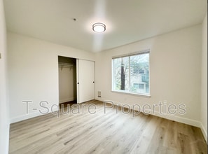 7041 S 116th Pl in Seattle, WA - Building Photo - Building Photo